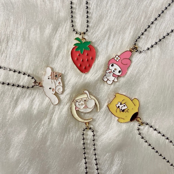 Sanrio Bundle necklace set - Picture 1 of 4
